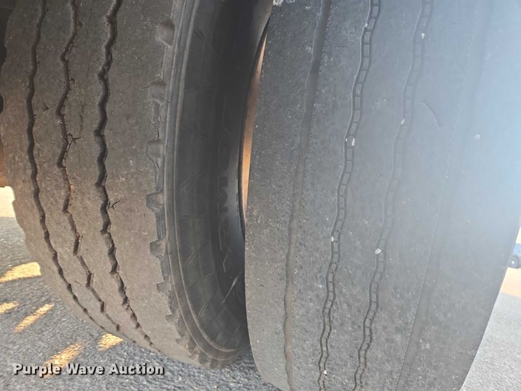 image for item EU4589 2015 Freightliner Business Class M2 street sweeper truck