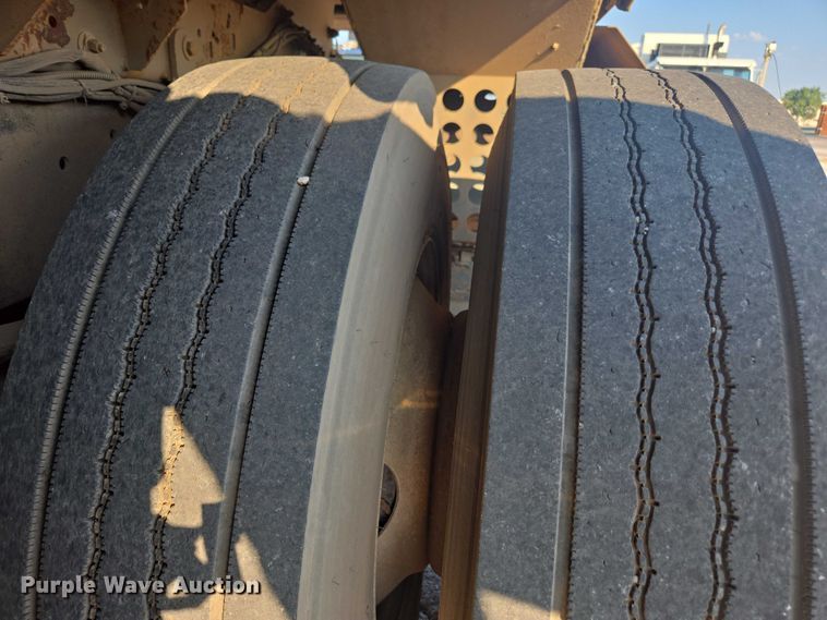 image for item EU4589 2015 Freightliner Business Class M2 street sweeper truck