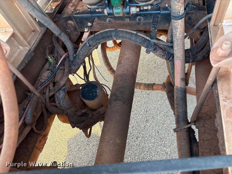 image for item EU4590 2016 Peterbilt 365 semi truck