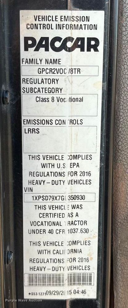 image for item EU4590 2016 Peterbilt 365 semi truck