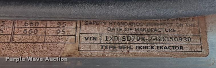 image for item EU4590 2016 Peterbilt 365 semi truck