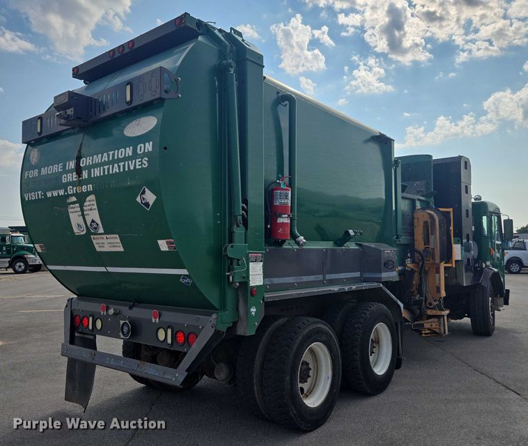 image for item EU4594 2015 Peterbilt 320 refuse truck