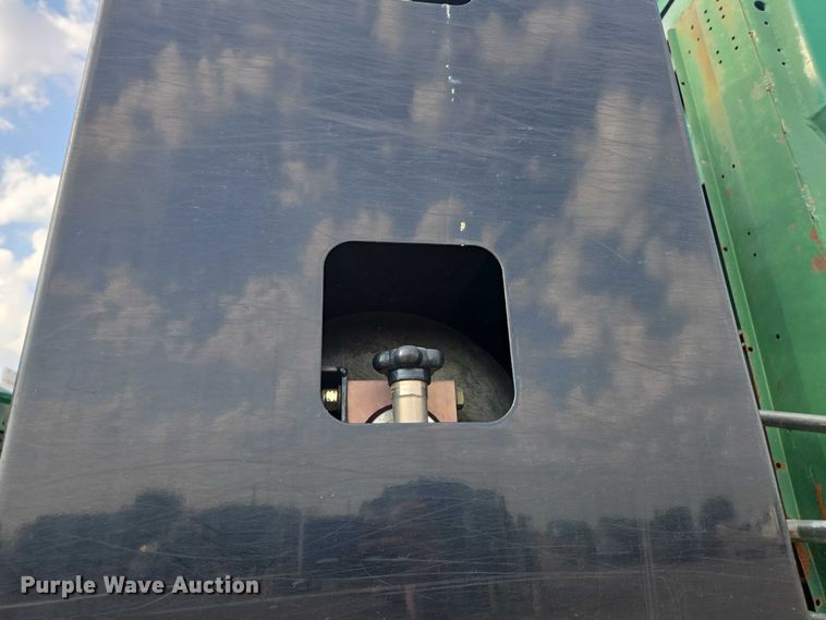 image for item EU4594 2015 Peterbilt 320 refuse truck