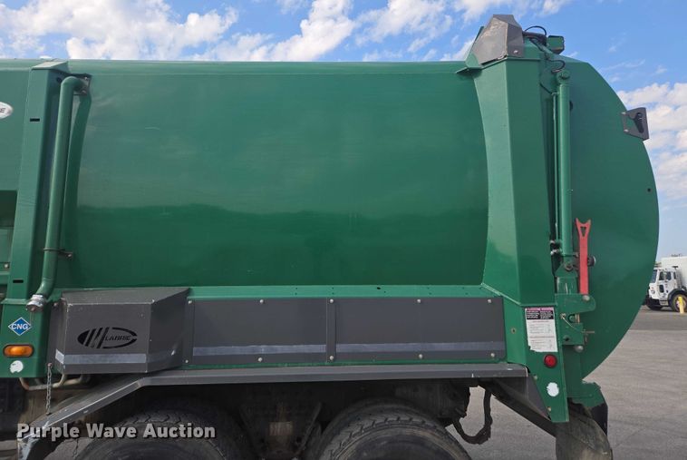 image for item EU4594 2015 Peterbilt 320 refuse truck