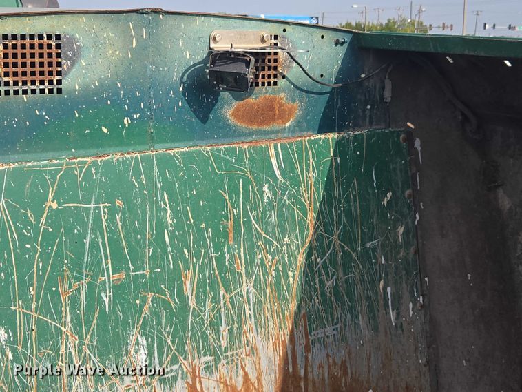 image for item EU4594 2015 Peterbilt 320 refuse truck