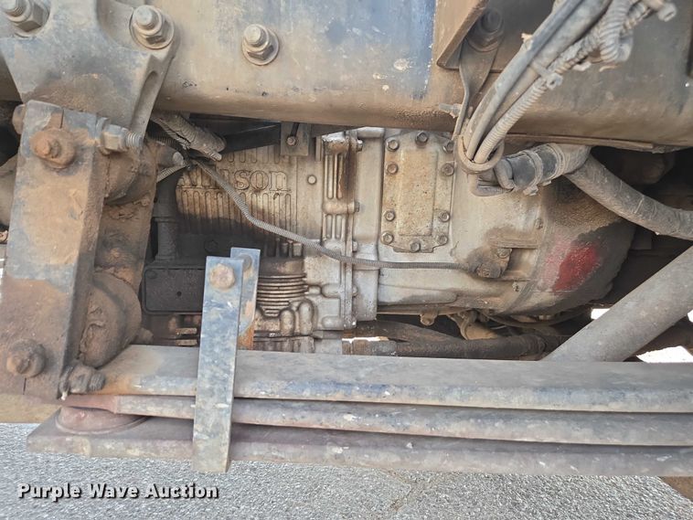 image for item EU4594 2015 Peterbilt 320 refuse truck