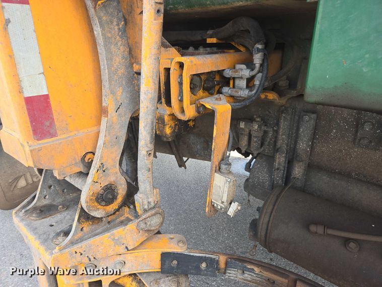 image for item EU4594 2015 Peterbilt 320 refuse truck