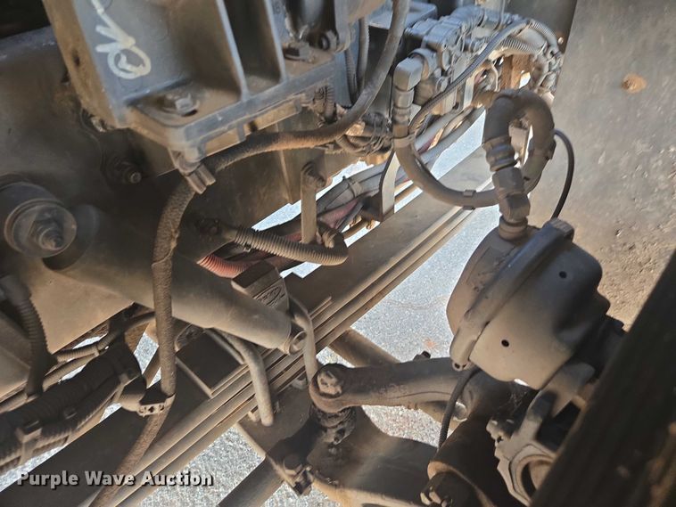 image for item EU4594 2015 Peterbilt 320 refuse truck