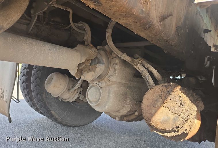 image for item EU4594 2015 Peterbilt 320 refuse truck