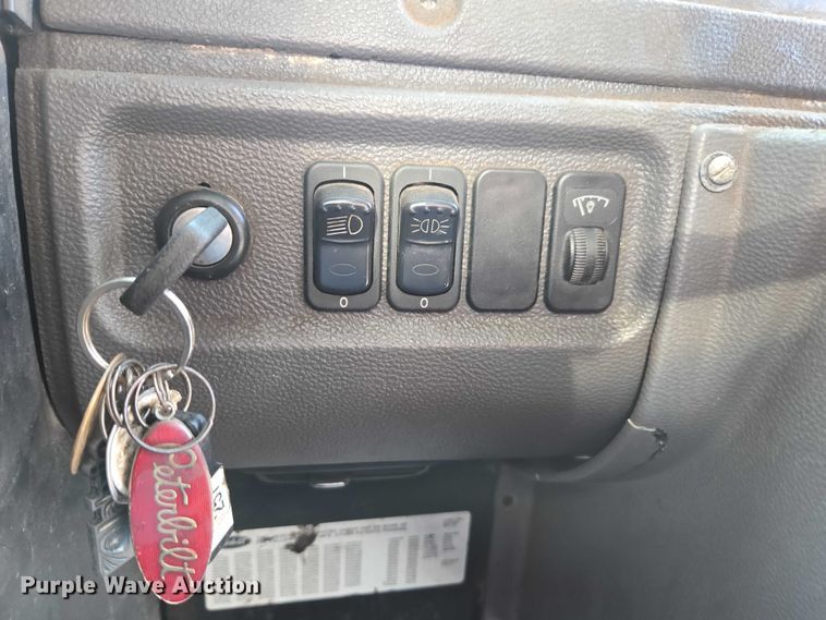 image for item EU4594 2015 Peterbilt 320 refuse truck