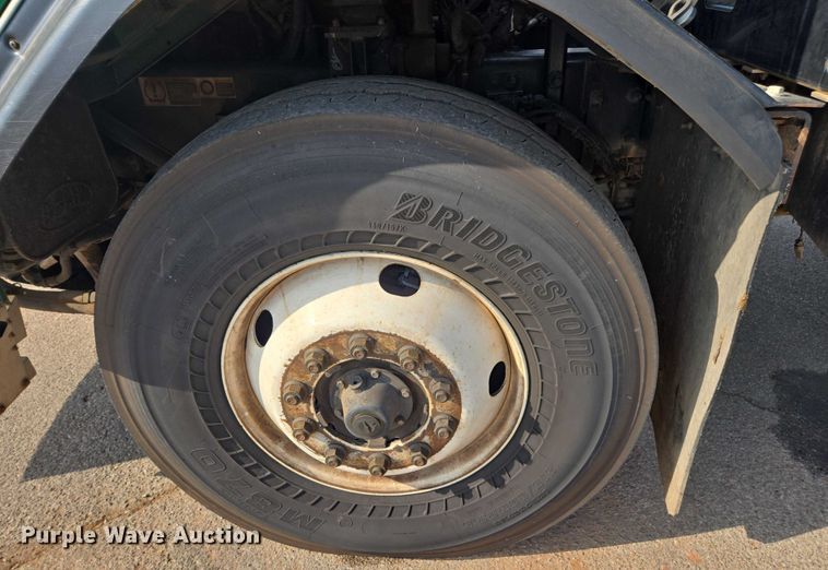 image for item EU4594 2015 Peterbilt 320 refuse truck