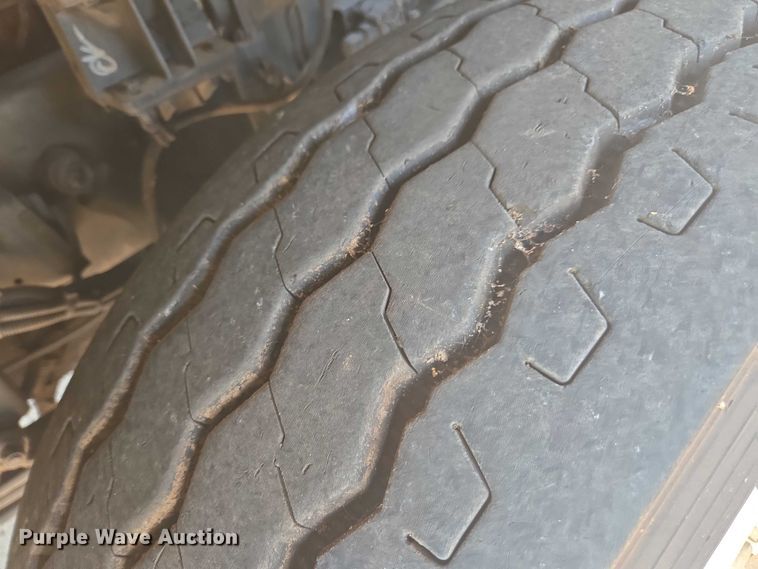 image for item EU4594 2015 Peterbilt 320 refuse truck