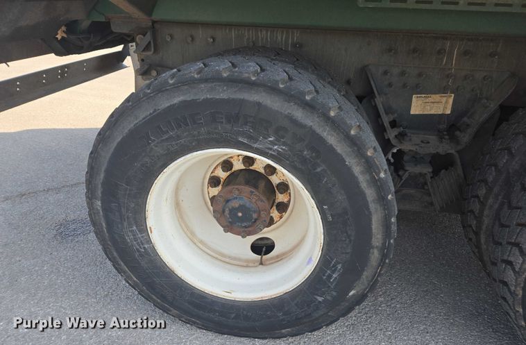 image for item EU4594 2015 Peterbilt 320 refuse truck