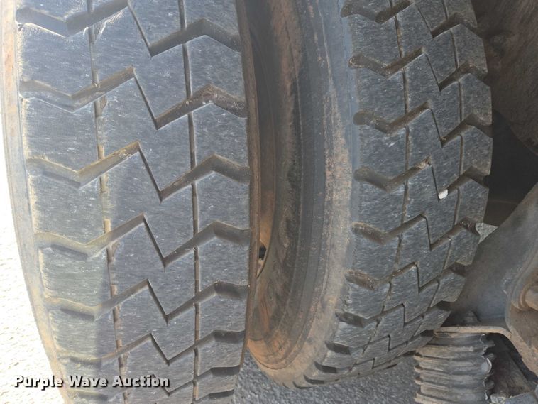 image for item EU4594 2015 Peterbilt 320 refuse truck