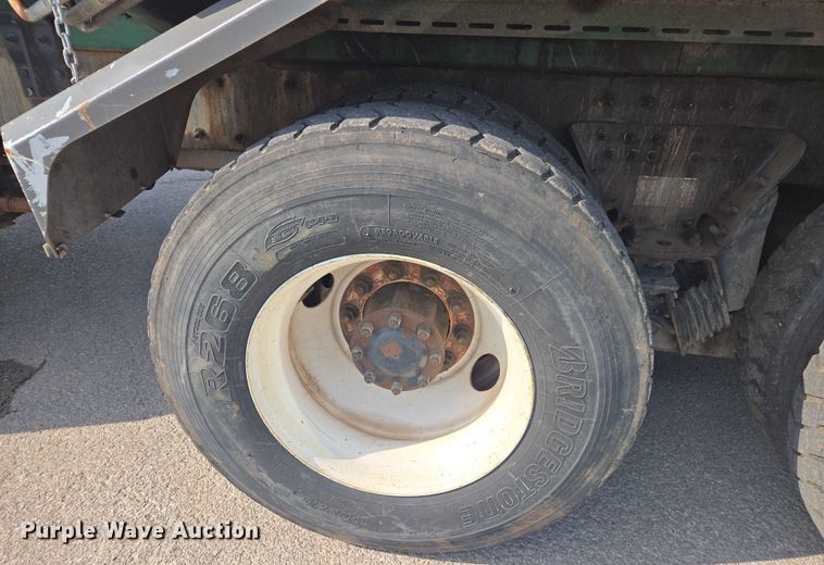 image for item EU4594 2015 Peterbilt 320 refuse truck