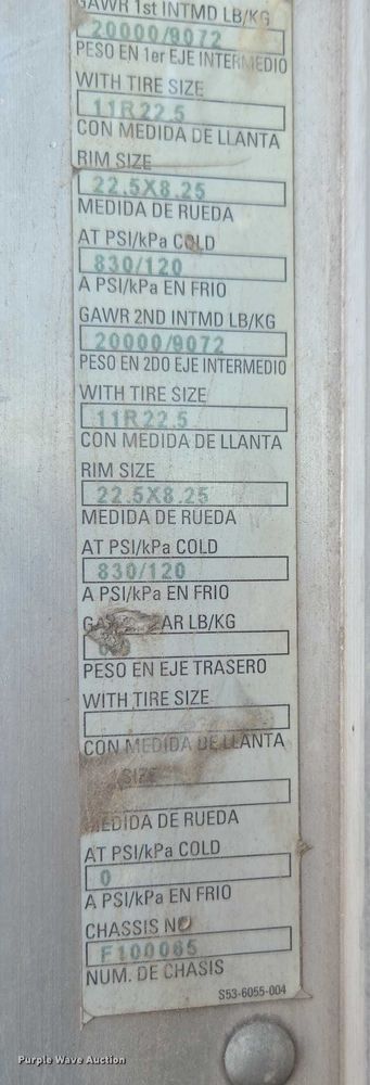 image for item EU4594 2015 Peterbilt 320 refuse truck