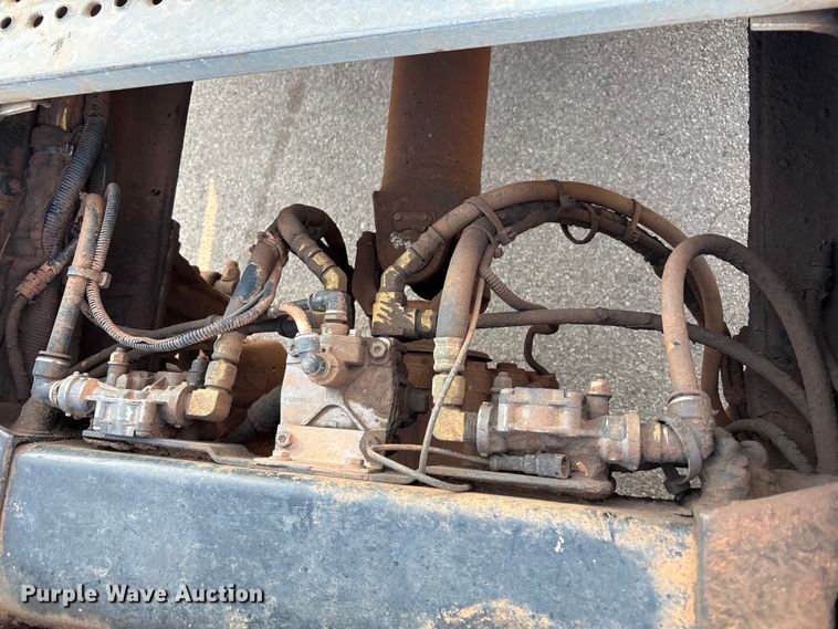 image for item EU4595 2018 Peterbilt 367 semi truck