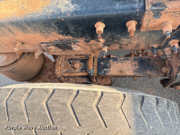 image for item EU4595 2018 Peterbilt 367 semi truck