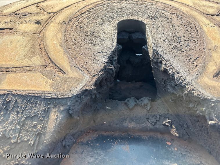 image for item EU4595 2018 Peterbilt 367 semi truck