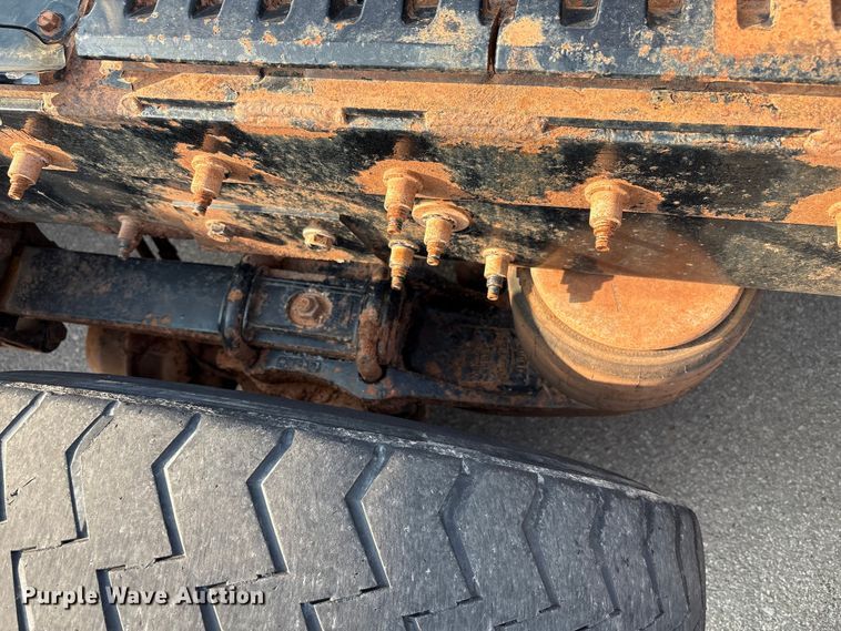 image for item EU4595 2018 Peterbilt 367 semi truck