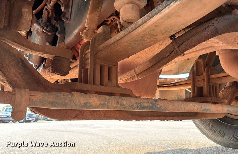 image for item EU4595 2018 Peterbilt 367 semi truck