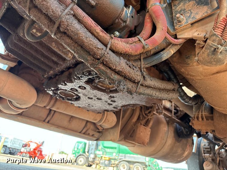 image for item EU4595 2018 Peterbilt 367 semi truck