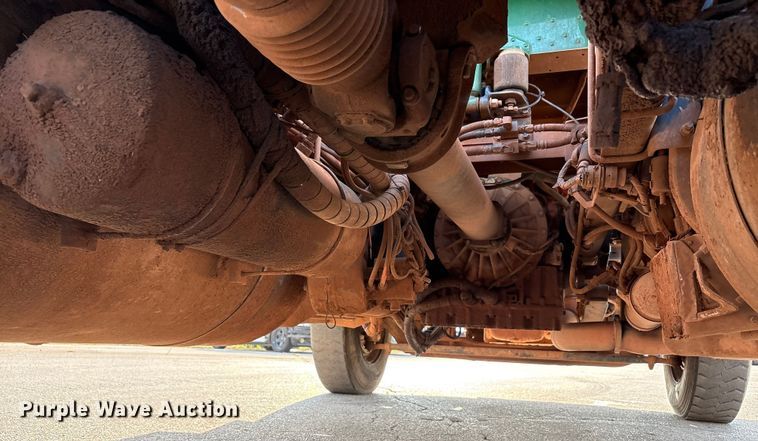 image for item EU4595 2018 Peterbilt 367 semi truck