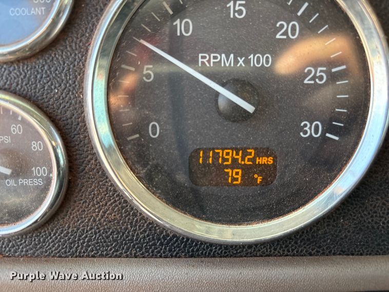 image for item EU4595 2018 Peterbilt 367 semi truck