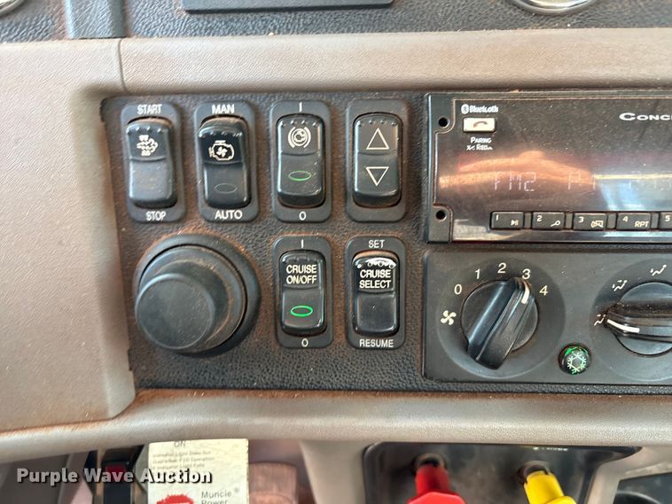 image for item EU4595 2018 Peterbilt 367 semi truck