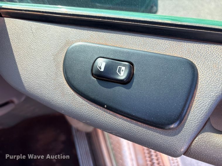 image for item EU4595 2018 Peterbilt 367 semi truck