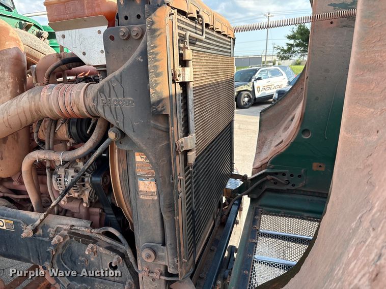 image for item EU4595 2018 Peterbilt 367 semi truck