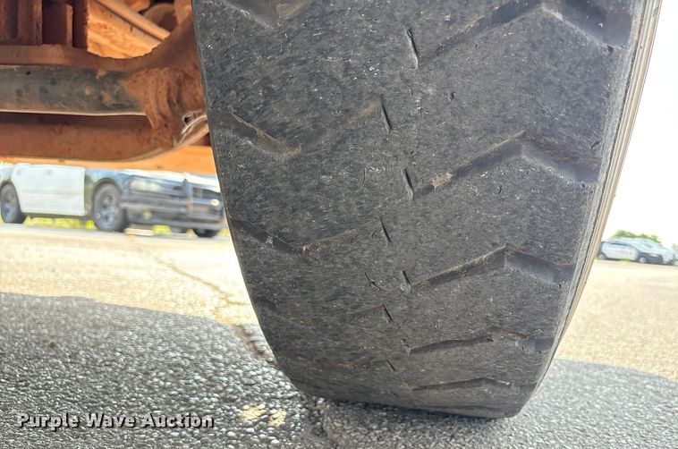 image for item EU4595 2018 Peterbilt 367 semi truck