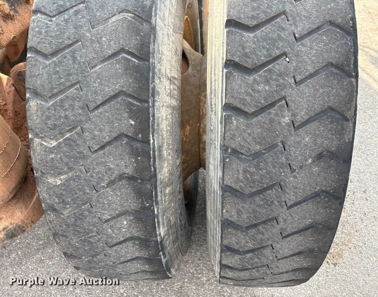 image for item EU4595 2018 Peterbilt 367 semi truck