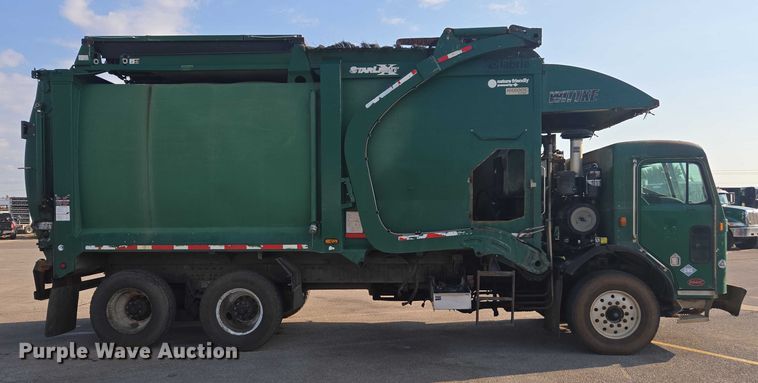 image for item EU4597 2012 Peterbilt 320 refuse truck