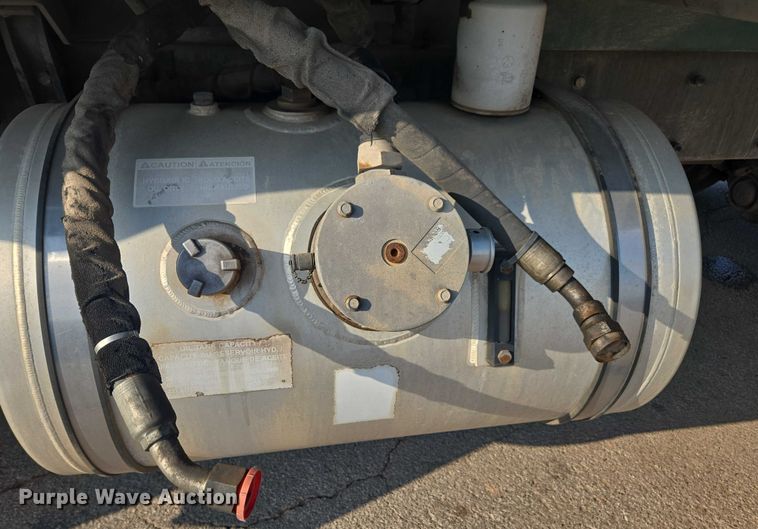 image for item EU4597 2012 Peterbilt 320 refuse truck