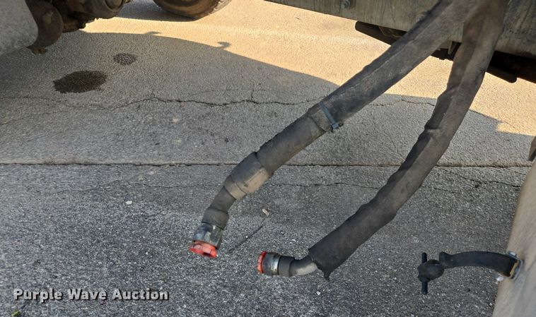 image for item EU4597 2012 Peterbilt 320 refuse truck