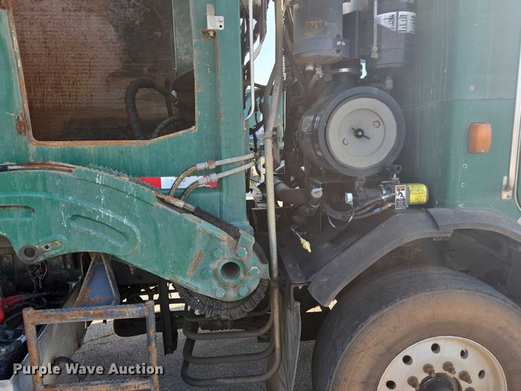 image for item EU4597 2012 Peterbilt 320 refuse truck