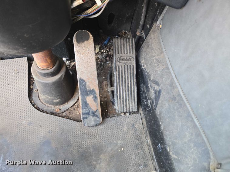 image for item EU4597 2012 Peterbilt 320 refuse truck