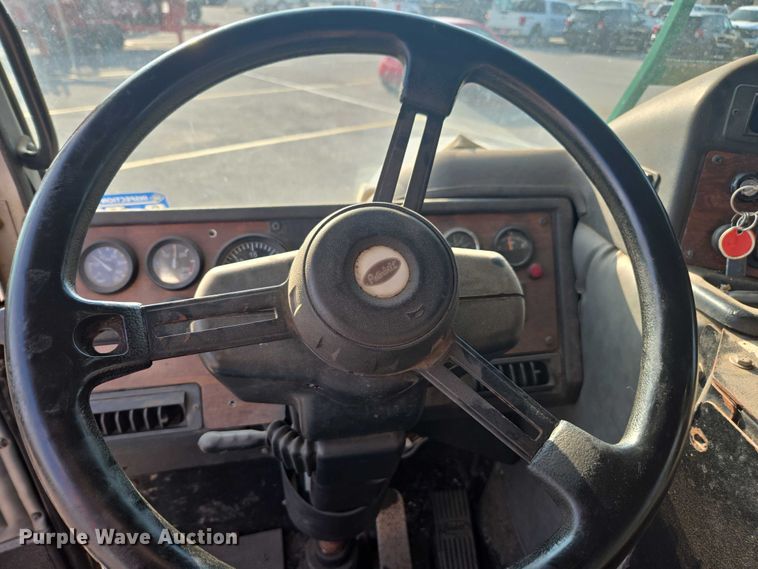 image for item EU4597 2012 Peterbilt 320 refuse truck