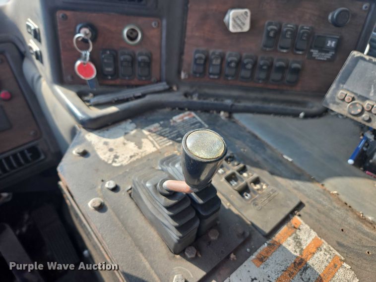 image for item EU4597 2012 Peterbilt 320 refuse truck