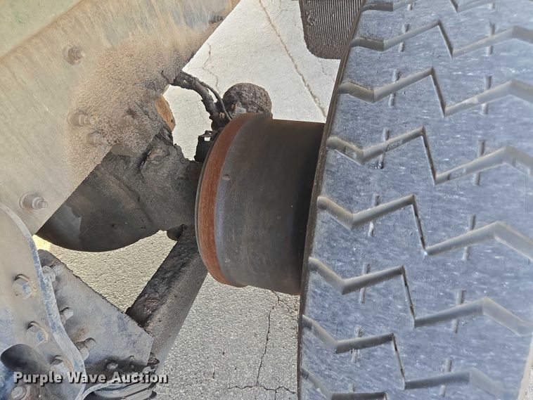 image for item EU4597 2012 Peterbilt 320 refuse truck