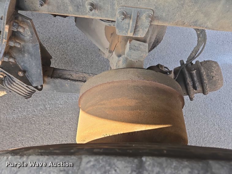 image for item EU4597 2012 Peterbilt 320 refuse truck