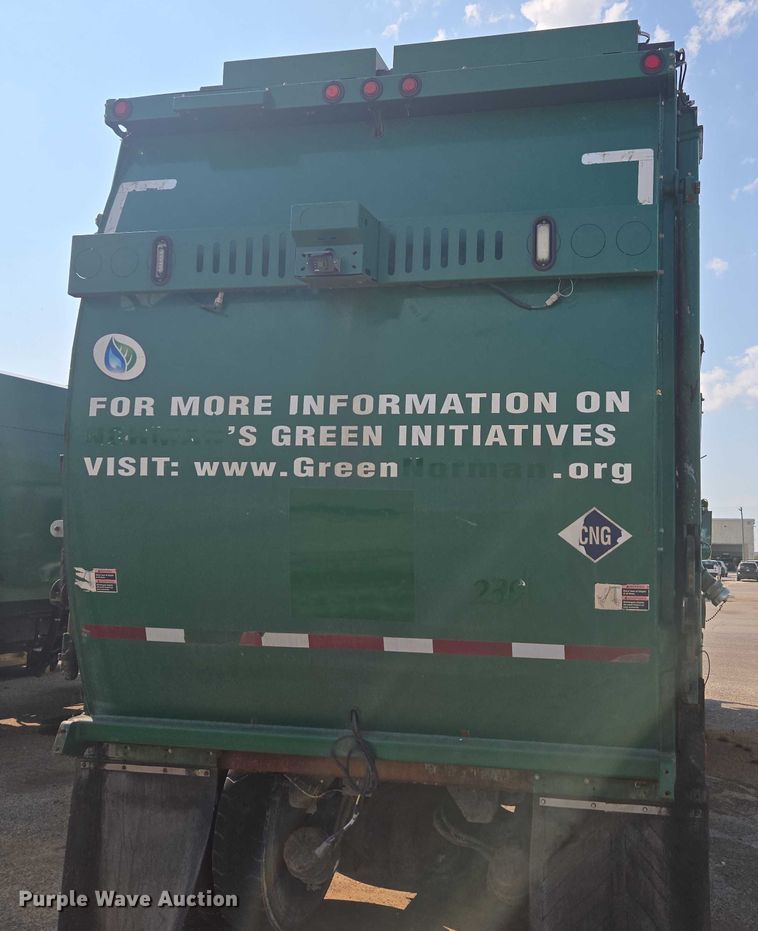 image for item EU4599 2016 Peterbilt 320 refuse truck