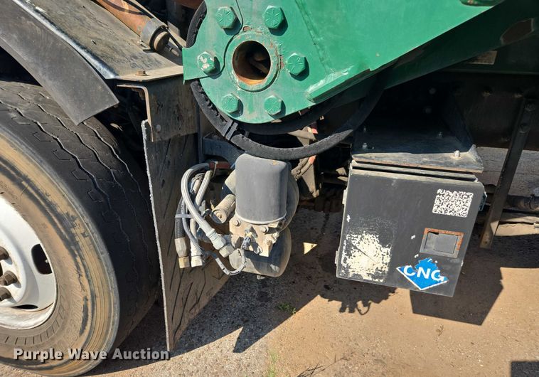 image for item EU4599 2016 Peterbilt 320 refuse truck