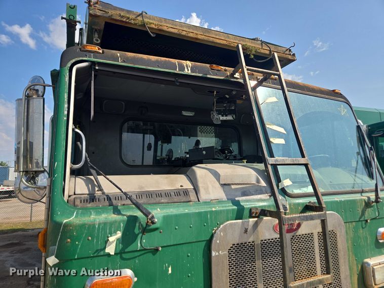 image for item EU4599 2016 Peterbilt 320 refuse truck