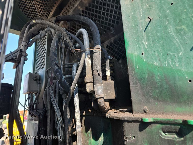 image for item EU4599 2016 Peterbilt 320 refuse truck