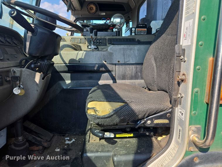 image for item EU4599 2016 Peterbilt 320 refuse truck