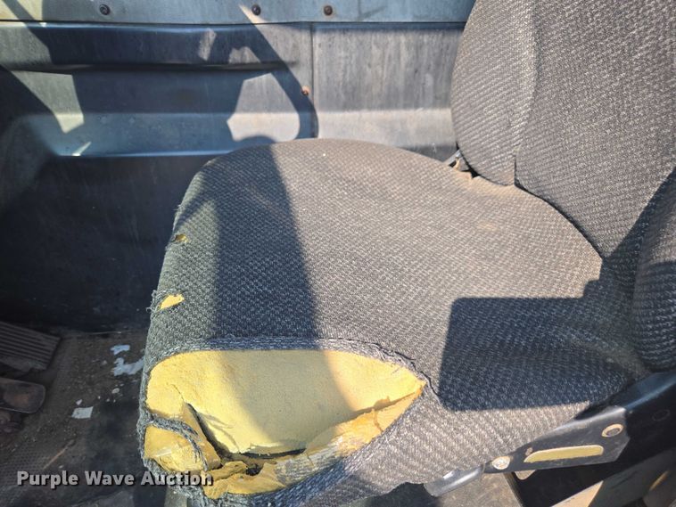 image for item EU4599 2016 Peterbilt 320 refuse truck