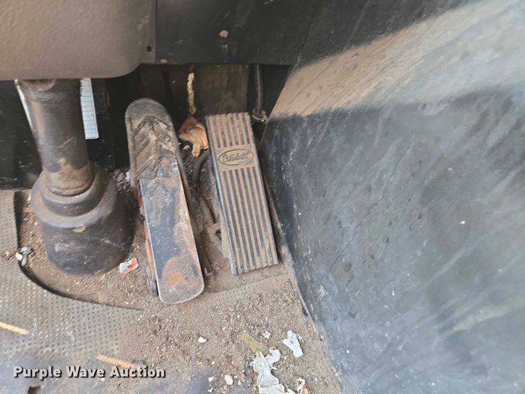 image for item EU4599 2016 Peterbilt 320 refuse truck