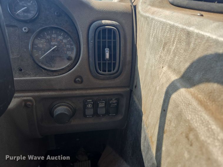 image for item EU4599 2016 Peterbilt 320 refuse truck